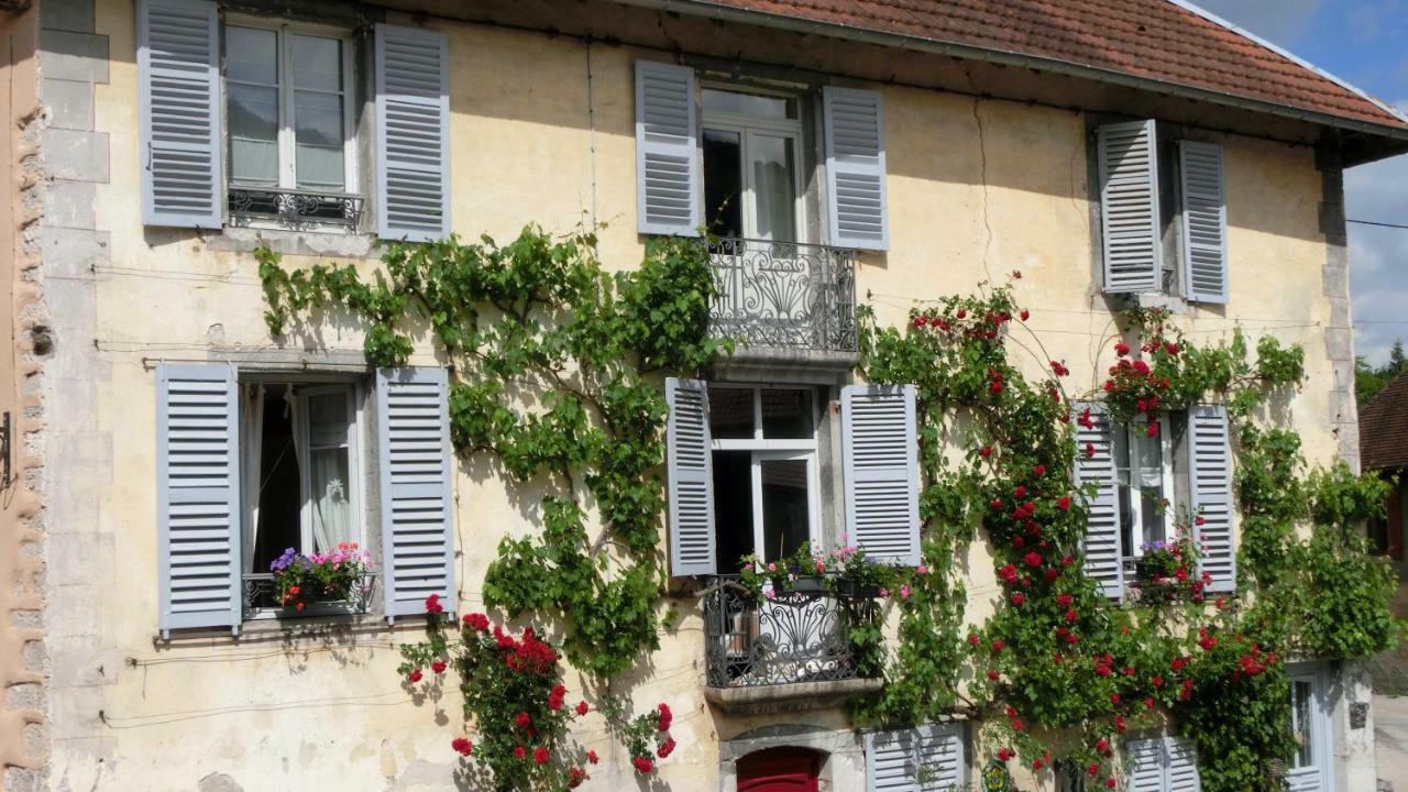 Maison Du Vigneron "Winzerhaus" Hotel Vuillafans Exterior foto